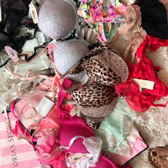 Wholesale $500 Worth VS Bras Panties Swim Bags Etc - Picture 3 of 8